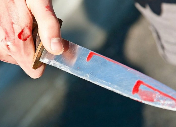 В Янаульском районе рабочий ударил своего коллегу ножом в живот