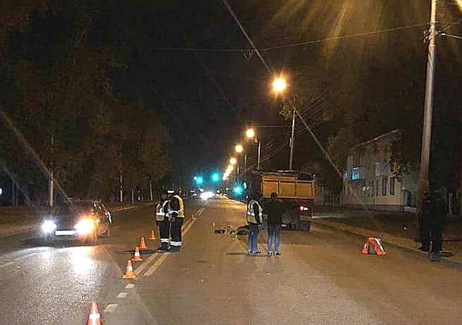 ДТП в Уфе: на улице Свободы водитель КамАЗа насмерть сбил женщину