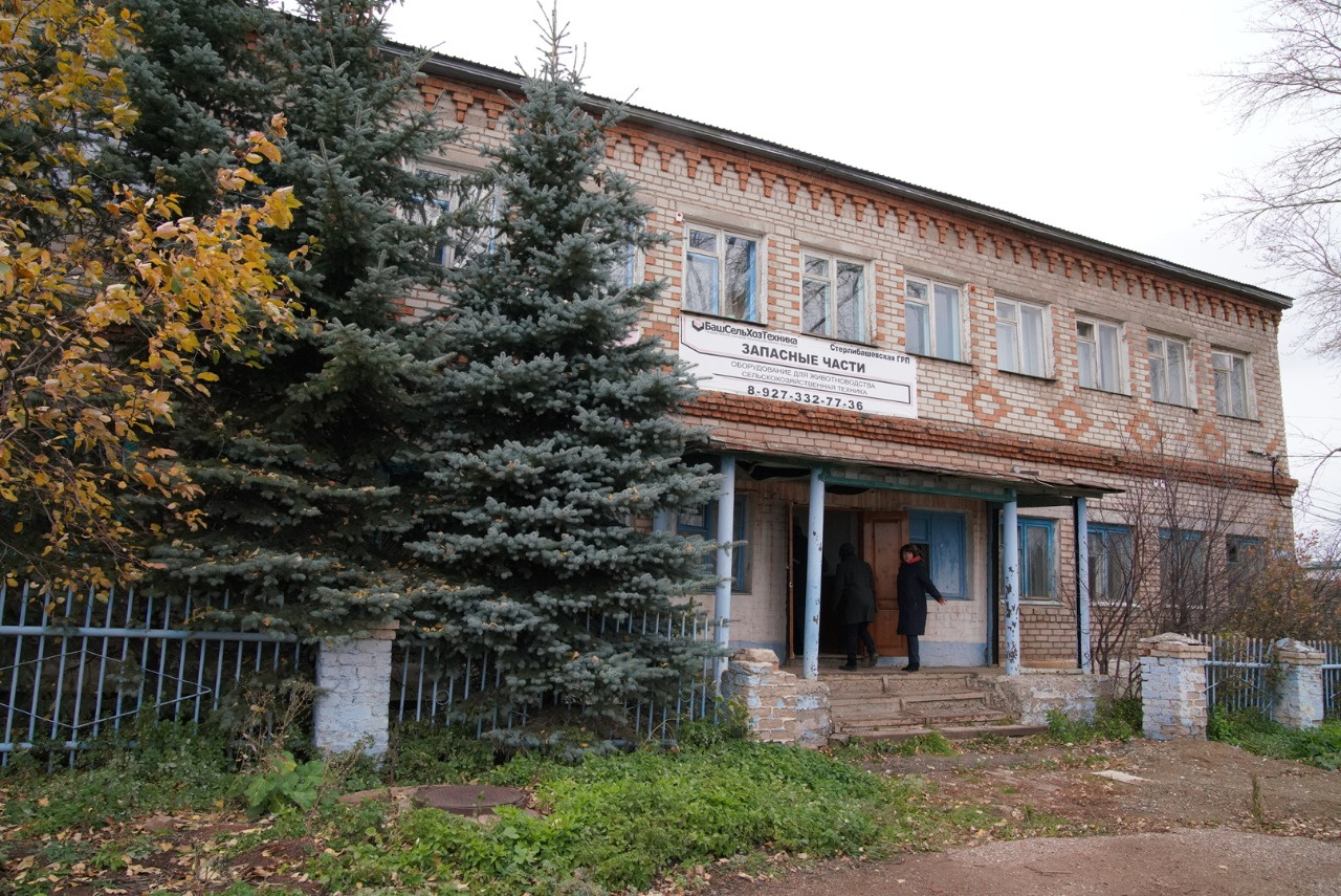 Здание бывшей поликлиники в Стерлибашево перепланируют под квартиры для молодых врачей