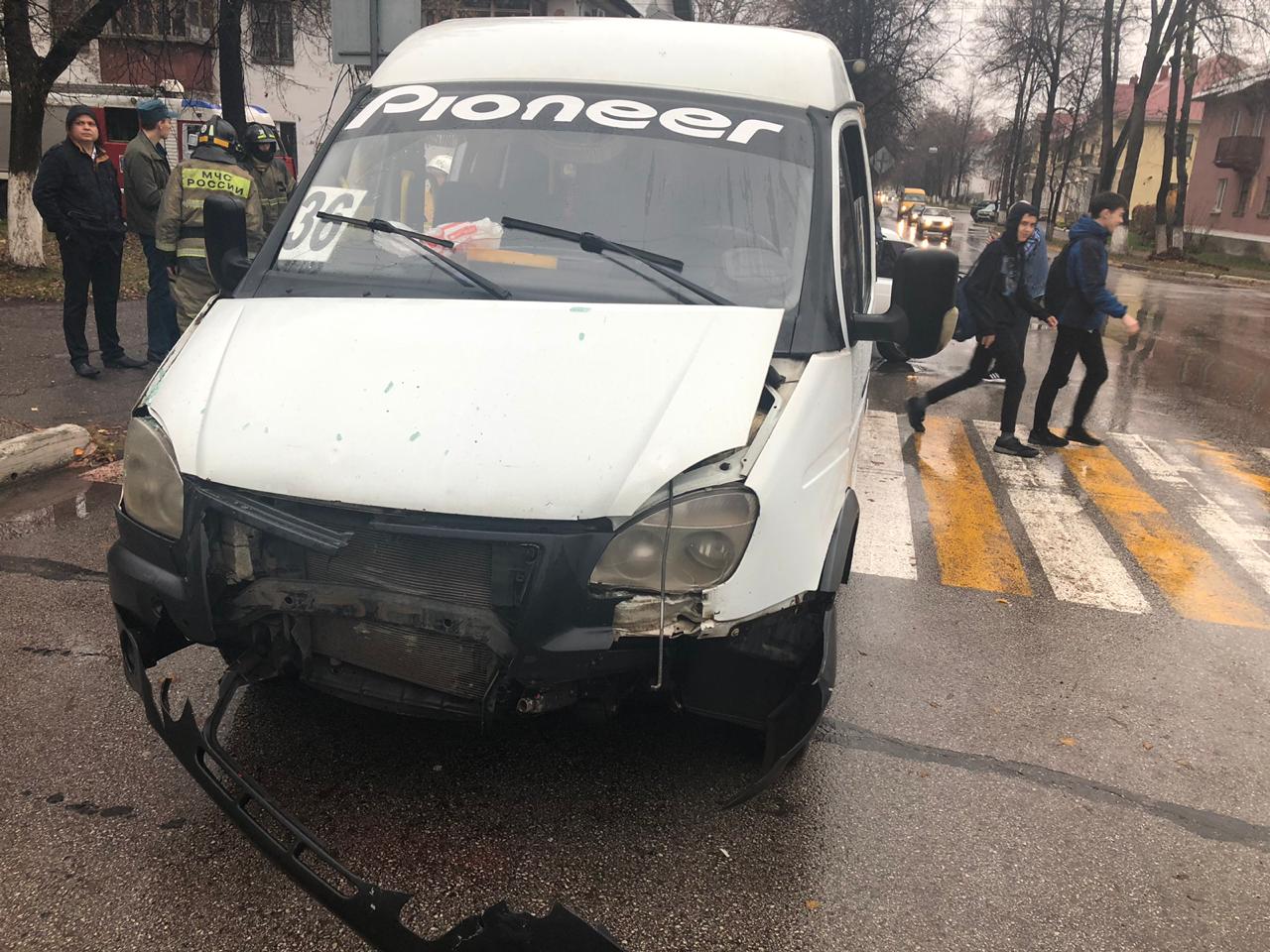 Два человека пострадали в аварии с участием маршрутки в Башкирии