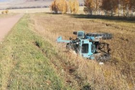 ДТП в Кугарчинском районе: опрокинувшись в кювет погиб водитель трактора