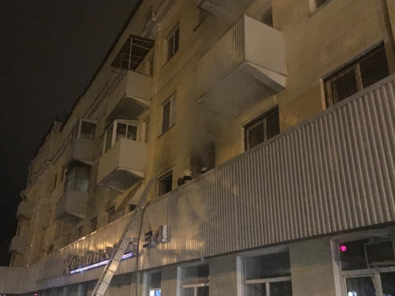 Пожар в Уфе: на улице Ферина загорелся четырехэтажный многоквартирный дом