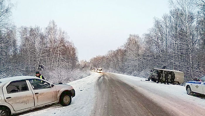 Авария в Краснокамском районе: микроавтобус «УАЗ» столкнулся с «Рено Логан», погибли двое
