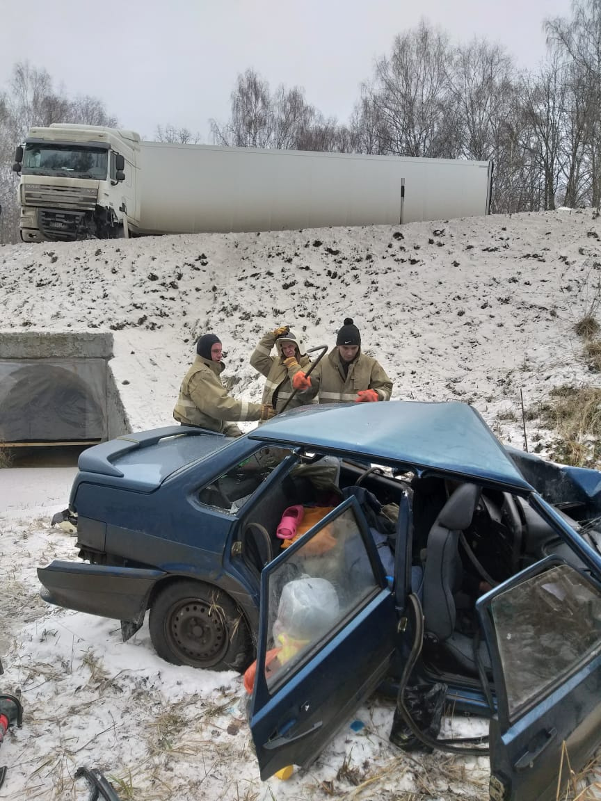 Авария в Иглинском районе: на трассе Самара-Уфа-Челябинск столкнулись три автомобиля