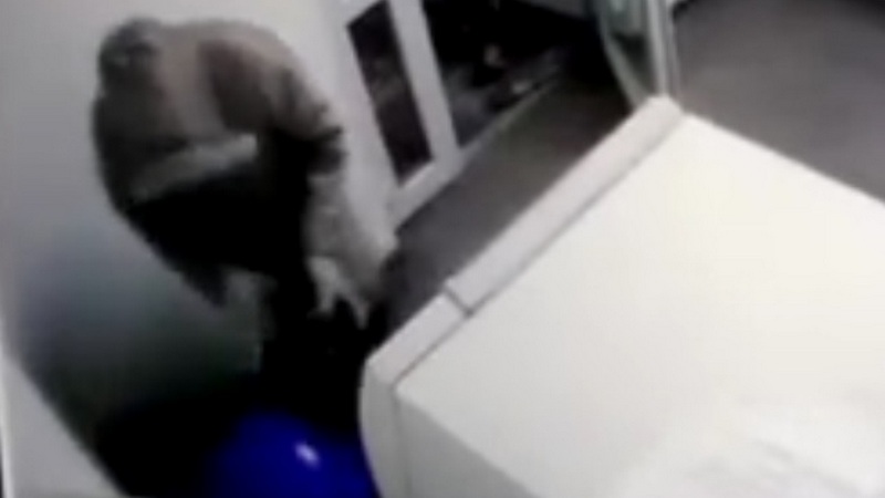 В Уфе неизвестные взорвали банкомат "Россельхозбанка" на улице Космонавтов