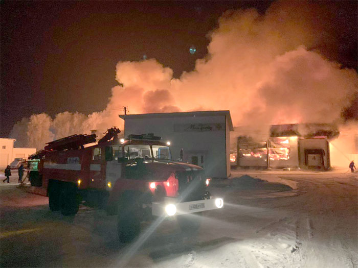 Пожар в Иглинском районе: загорелся склад сыпучих продуктов (видео)