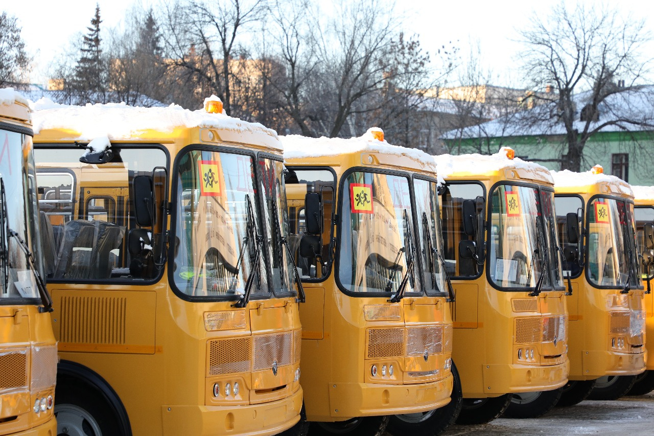 В Башкирии школы получили еще 37 новых автобусов