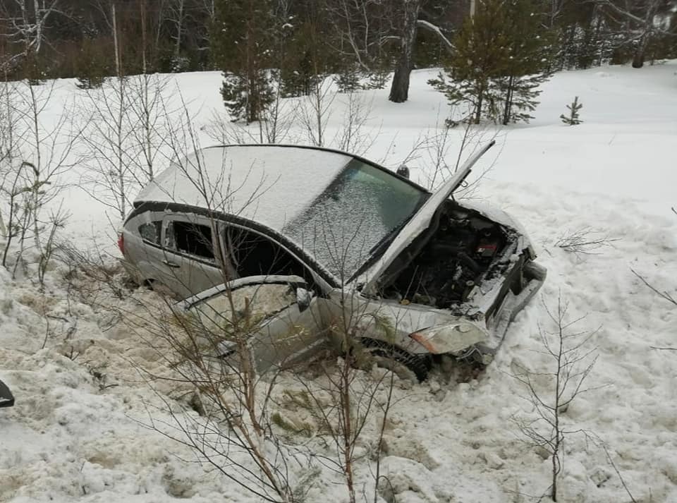 Авария в Белорецком районе: автомобиль Dodge Caliber вылетел с дороги, погиб пассажир