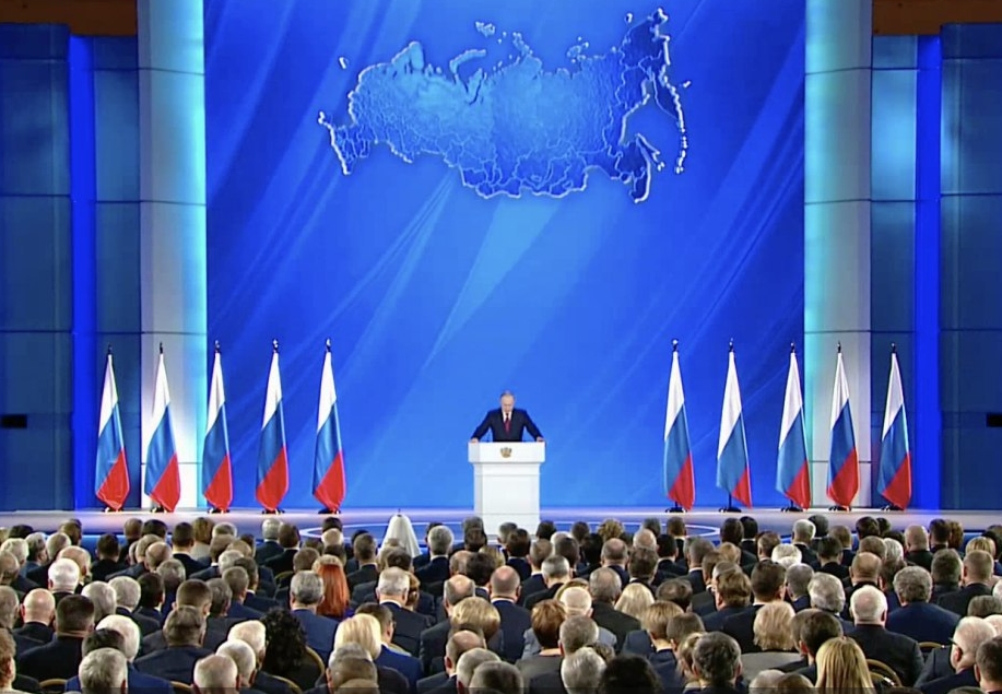 Путин заявил, что нужно ввести доплаты классным руководителям
