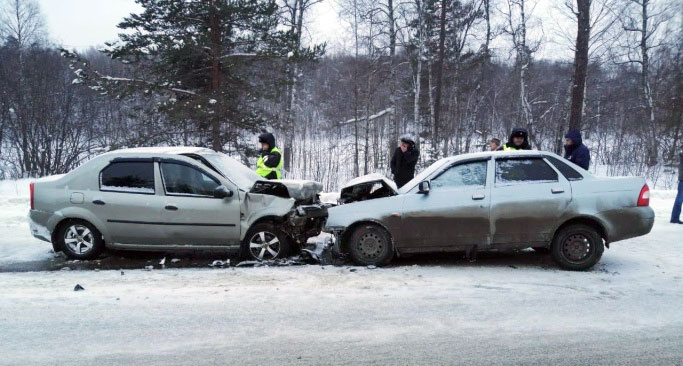 Авария в Белорецком районе: на трассе лоб в лоб столкнулись  Renault LOGAN и  ВАЗ -2170