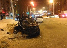 Массовая авария в Уфе: на перекрестке столкнулись сразу три автомобиля, погиб человек