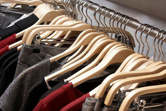 В городе Октябрьский мужчина и женщина похитили одежду из магазина на сумму 40 тысяч рублей