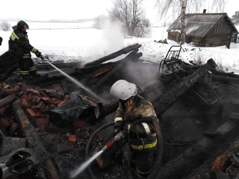 В Аскинском районе пожилая женщина заживо сгорела в собственном доме