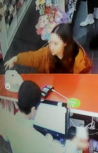 В Уфе задержали юную девушку, которая расплачивалась в магазинах чужой банковской картой