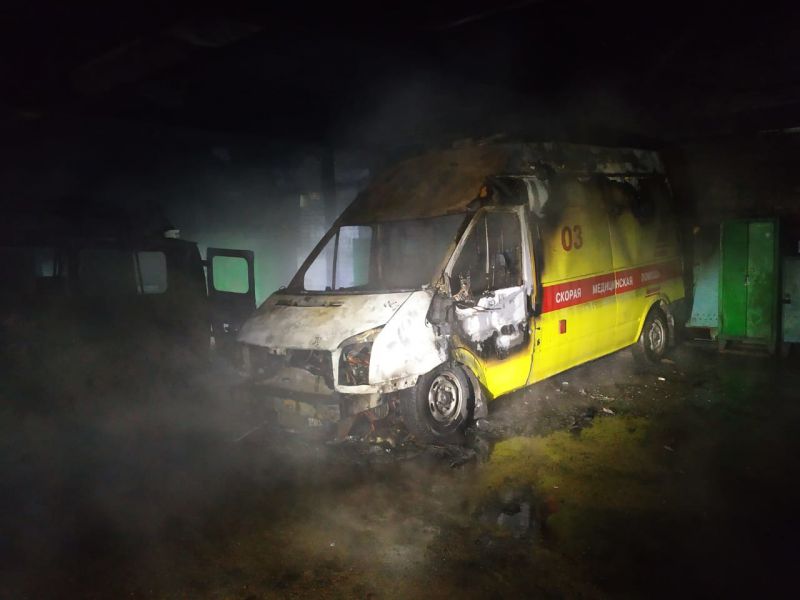 В Стерлитамаке сгорели две машины скорой помощи