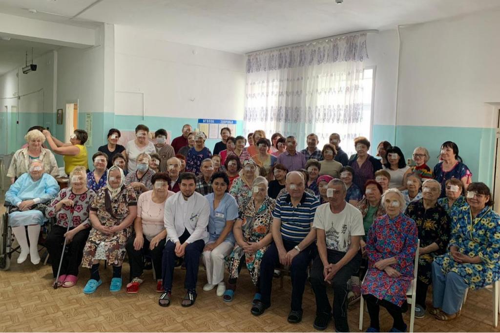 В Ишимбайском районе врач-офтальмохирург из Уфы установил рекорд по количеству проведенных операций
