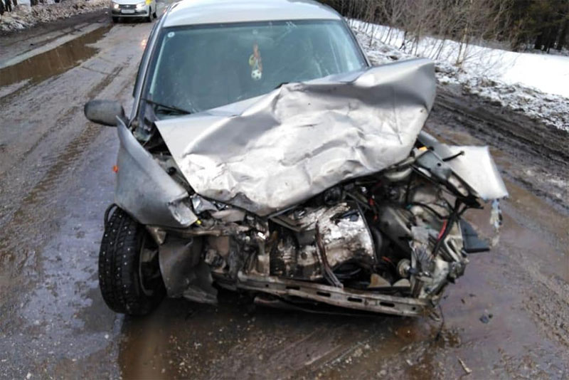 Авария в Белорецком районе: лоб в лоб столкнулись «Лада Калина» и BMW X5, погиб пассажир