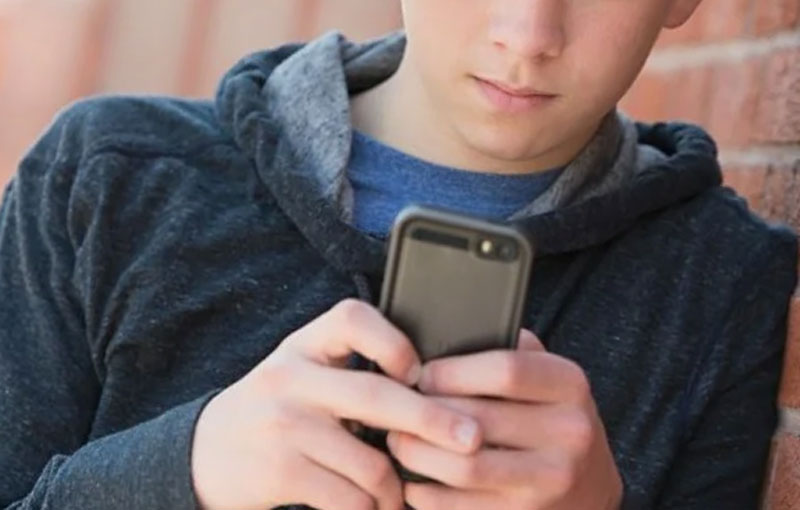 В Башкирии введут запрет на смартфоны среди школьников