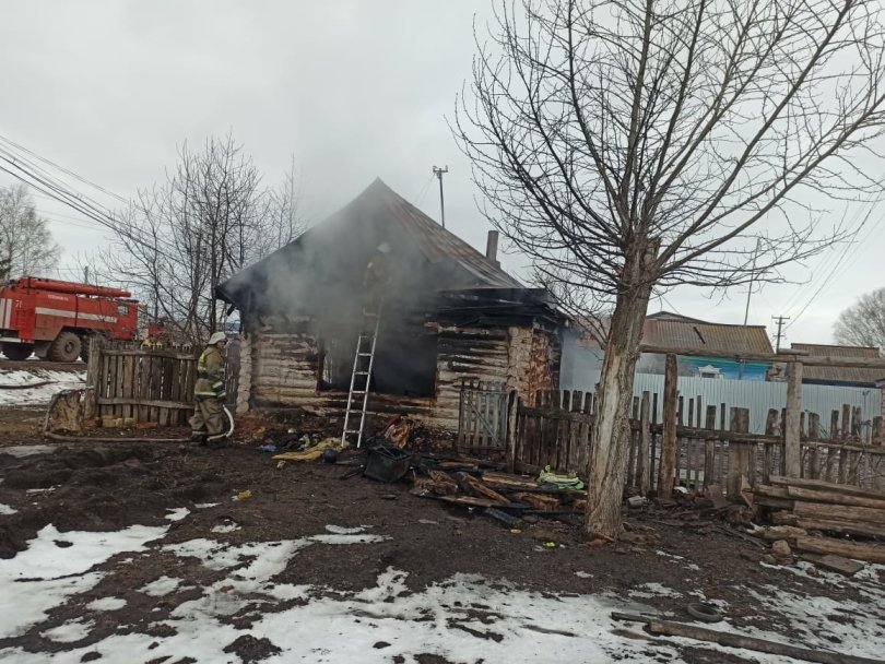 В Буздякском районе в пожаре погиб 3-летний ребенок, еще одного удалось спасти