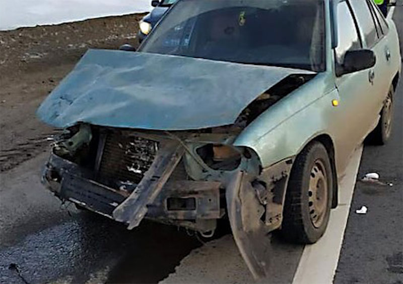 Авария в Аургазинском районе: водитель Daewoo Nexia столкнулся с прицепом попутного грузовика