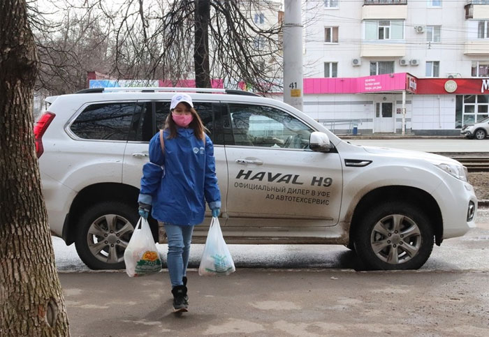 В Уфе волонтеры получили автомобили для доставки продуктов пенсионерам