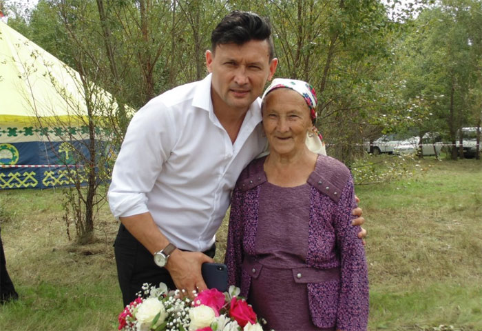 Анвар Нургалиев опроверг слухи о причинах смерти своей матери в РКБ