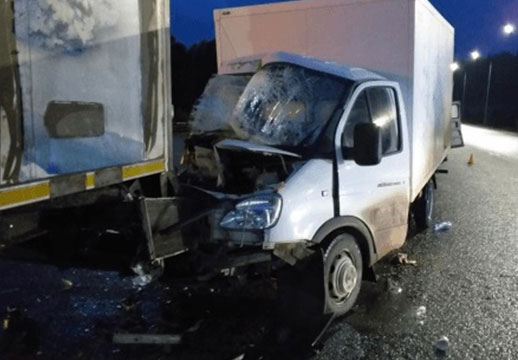 Авария на трассе Уфа - Белорецк: водитель Газели въехал в грузовик