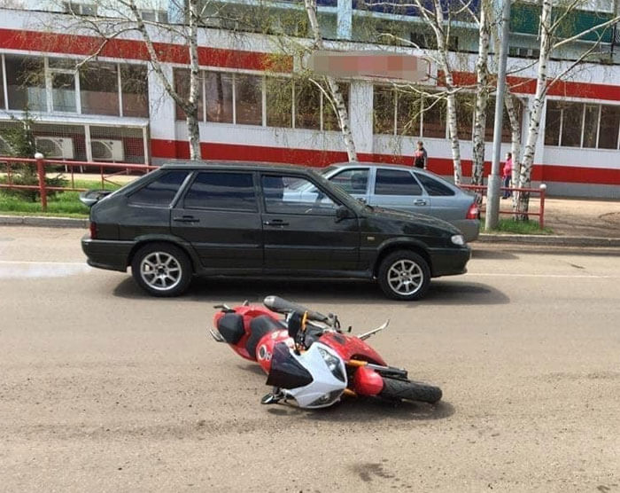 Авария в Мелеузе: на перекрестке столкнулись скутерист и пожилой водитель