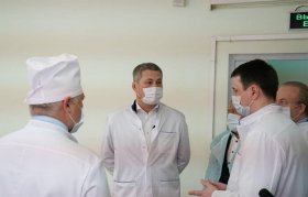 Хабиров проверил готовность больниц к приёму пациентов с коронавирусной инфекцией