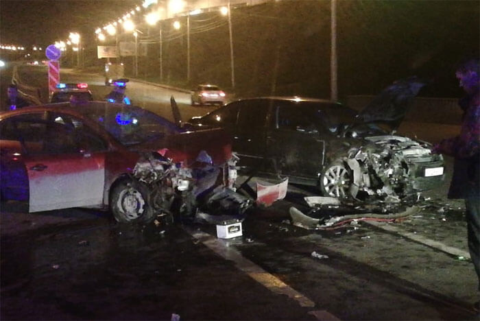 Авария в Уфе: ночью, пьяный водитель такси без прав врезался в «Шкоду»