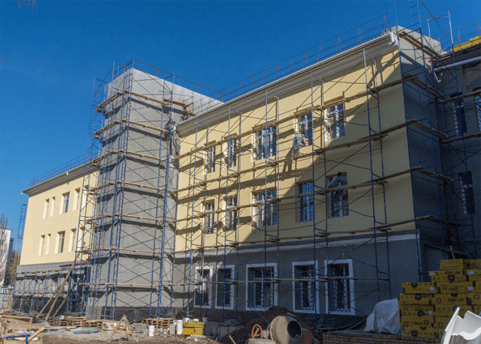 В городе Октябрьский ведется реконструкция хирургического корпуса больницы