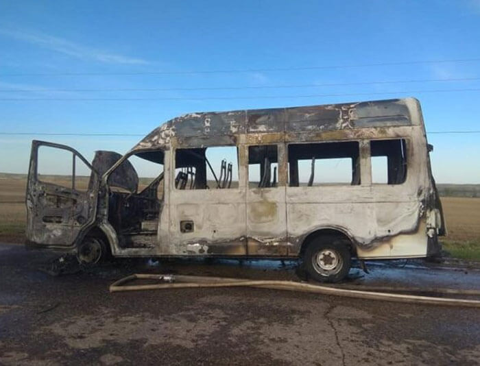 В Стерлибашевском районе Башкирии на трассе сгорел пассажирский автобус