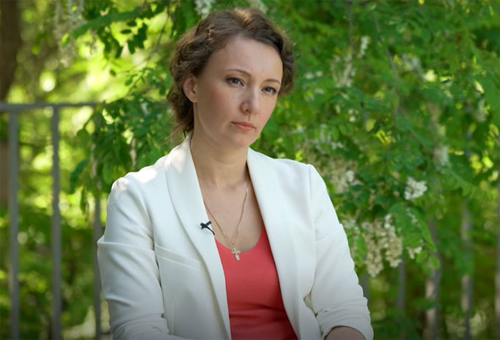 Анна Кузнецова призвала ограничить реализацию препаратов для абортов