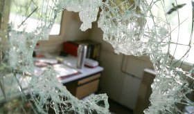 В Учалинском районе двое мужчин избили и ограбили жителя в его собственной квартире