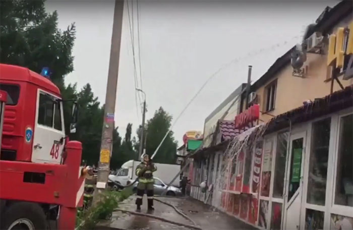 В МЧС Башкирии прокомментировали пожар в ТЦ в Октябрьском | видео