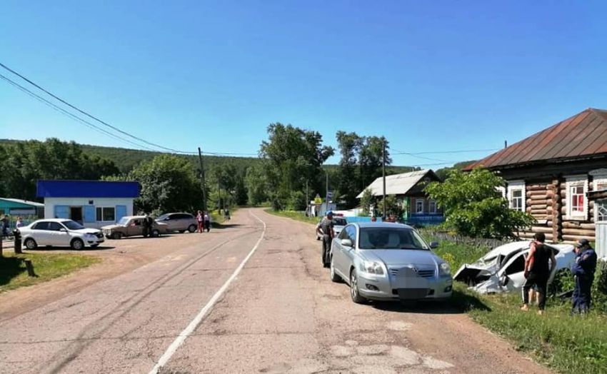 Авария в Мечетлинском районе: в столкновении двух автомобилей пострадала девочка