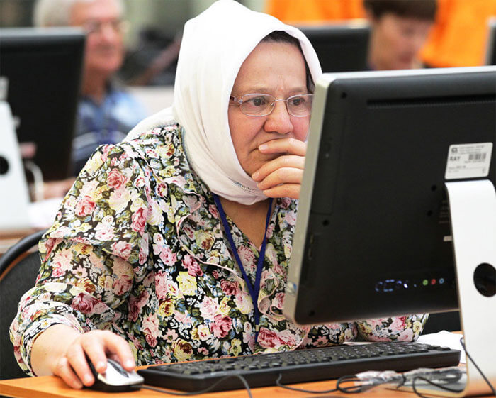В Башкирии пожилых людей научат оплачивать услуги ЖКХ через интернет