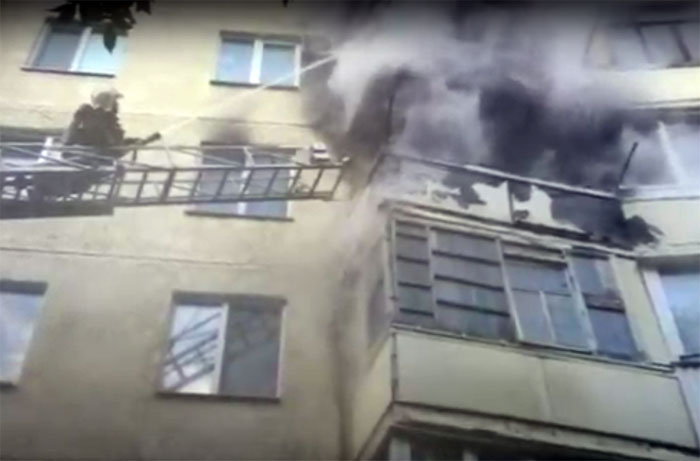 В Уфе из горящего многоквартирного дома спасатели эвакуировали 32 человека