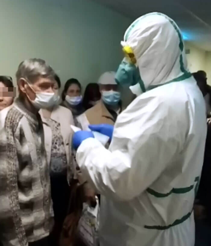 В больнице № 13 Уфы пациенты с подозрением на коронавирус устроили давку