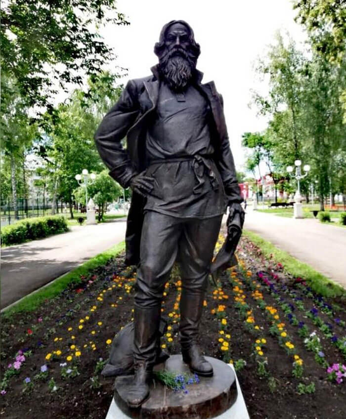 В Стерлитамаке установили памятник основателю города Савве Тетюшеву