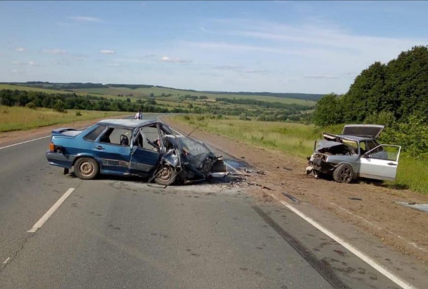 Авария в Благовещенском районе: водители получили травмы в ДТП на «встречке»