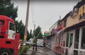 В МЧС Башкирии прокомментировали пожар в ТЦ в Октябрьском | видео