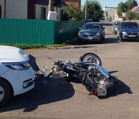 Авария в Мелеузе: мотоциклист влетел в автомобиль, который не уступил ему дорогу