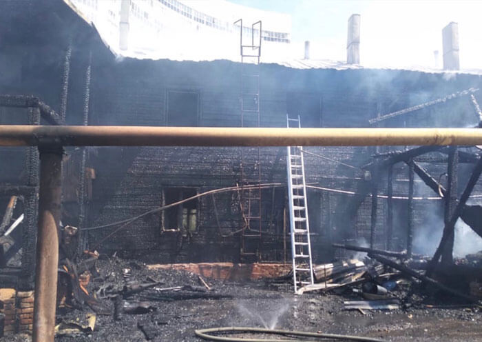 В Уфе загорелся деревянный дом, пострадали 3 человека