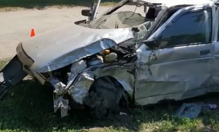 Смертельная авария Уфе:  пьяный водитель въехал в дерево и перевернулся, погиб пассажир