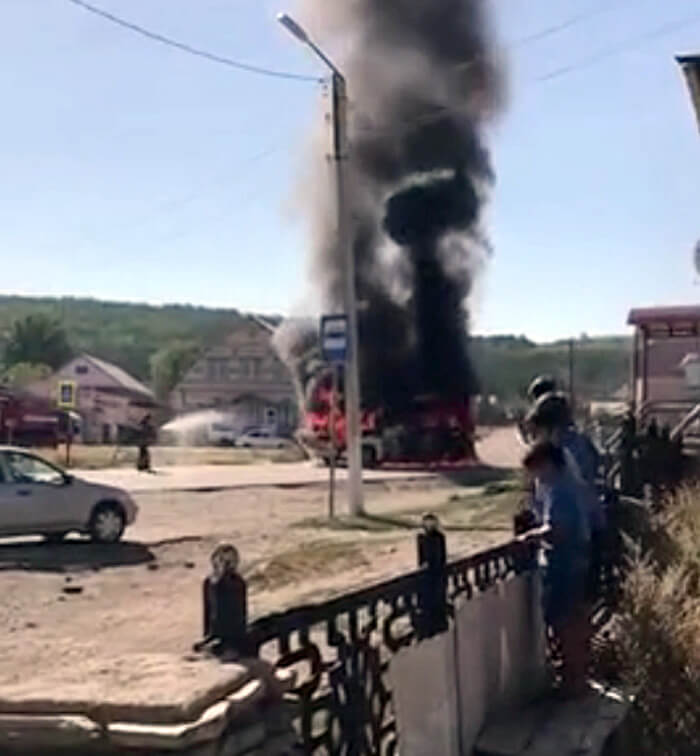 В Баймаке загорелся маршрутный автобус с пассажирами