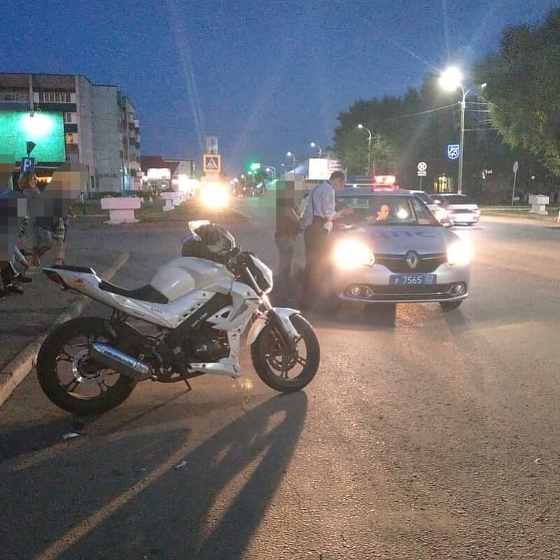 В Благовещенске мотоциклист без прав сбил ребенка на пешеходном переходе