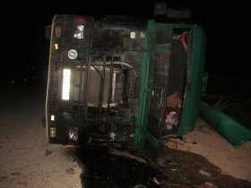 Смертельная авария в Караидельском районе: водитель грузового «МАЗа» не справился с управлением на повороте