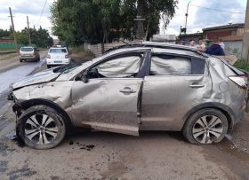 Авария в Уфе: в опрокинувшемся внедорожнике пострадали два человека