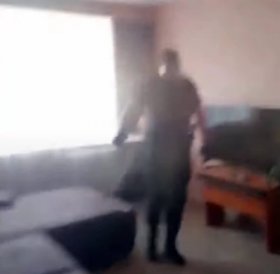 В Башкирии неизвестные распылили газ в квартире с детьми | видео